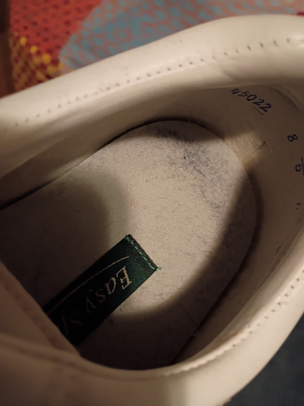 Easy Spirit White Leather Slip-On Casual Shoe with Green Insole Tag